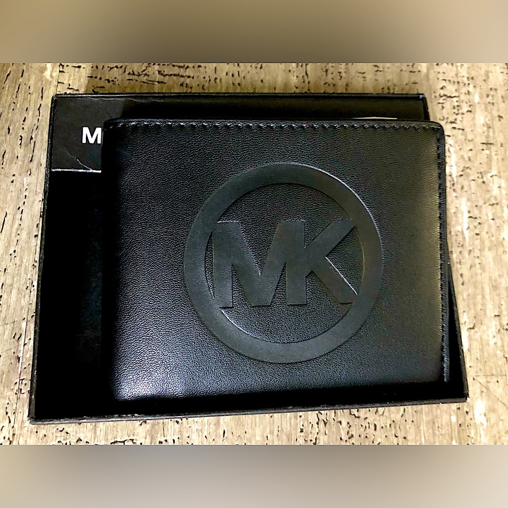 Micheal Kors Men’s Black Leather MK Embossed Bifold Jet Set Wallet NWT